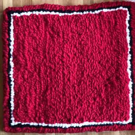A red saddle pad.